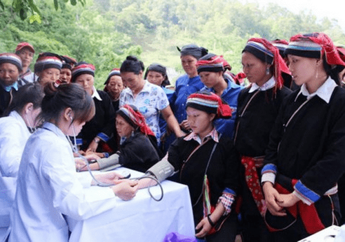 bảo hiểm y tế - khám chữa bệnh cho người dân tộc