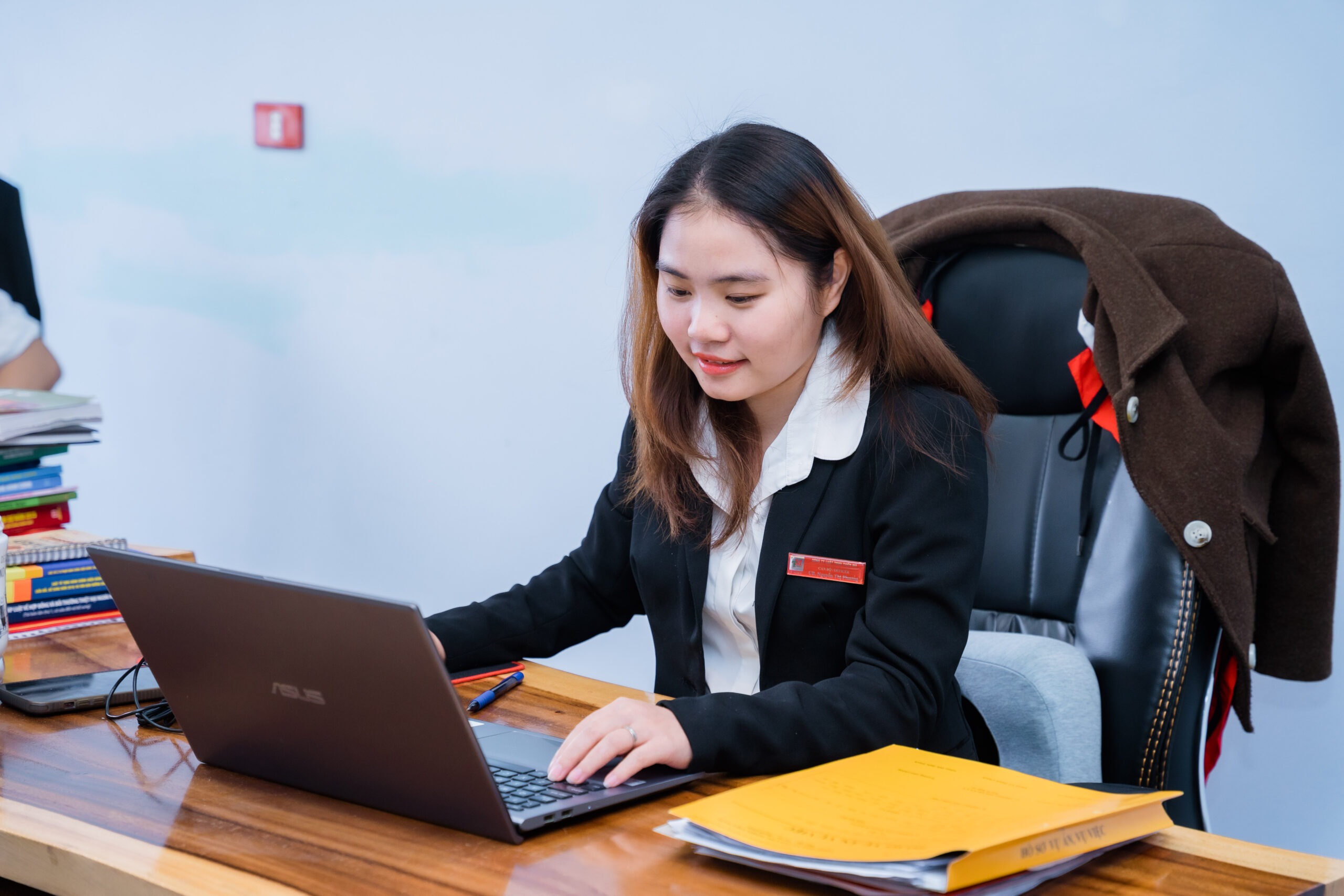 Đội Ngũ Nhân Sự 10 can-bo-phap-ly-nguyen-thi-phuong