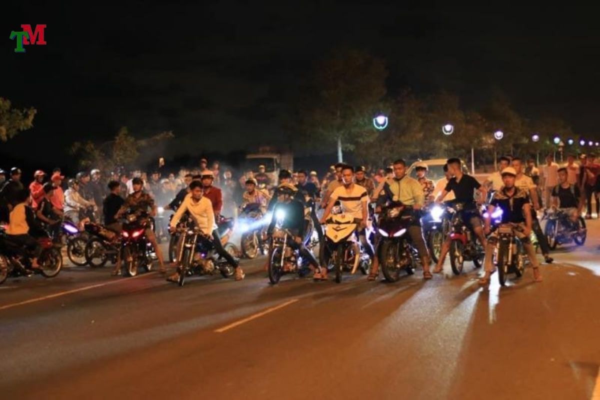 TOI DUA XE TRAI PHEP 2